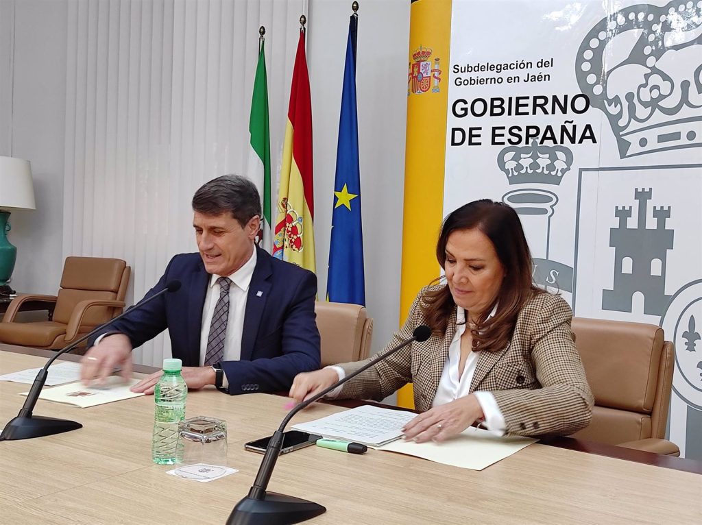 delegado del gobierno y subdelegada del gobierno en Jaen