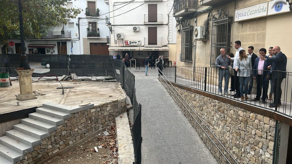 20241014 Visita actuaciones Cazorla proyecto fortalecimiento comercial fondos EU (2)