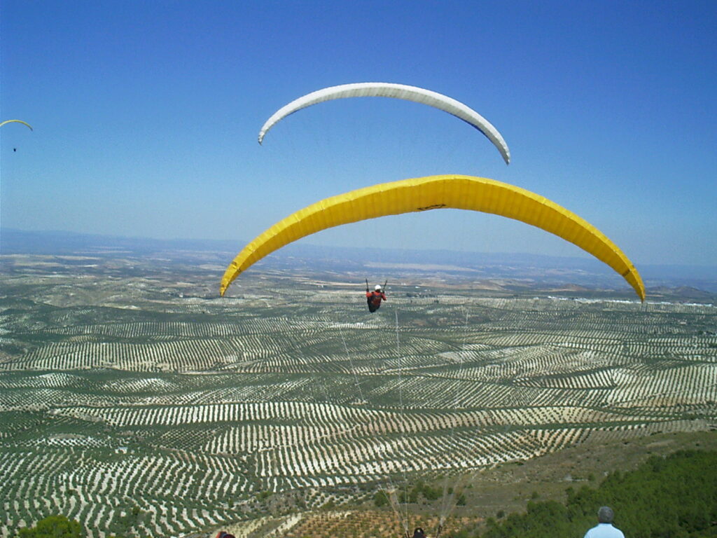Vuelo en parapente en el PN de Sierra Mágina