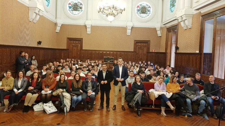 20250313 Recepción a estudiantes Jaén + VIII (1)