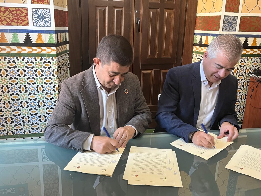 20251017 Firma convenio Vivero Empresas Martos 1