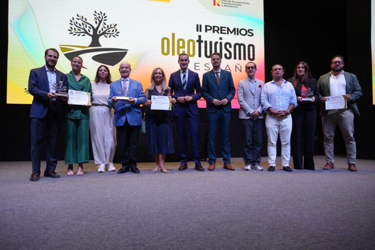 20260925 Entrega II Premios Oleoturismo España foto familia
